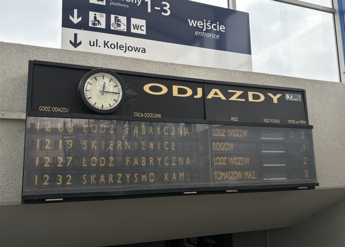 Z dworca w Koluszkach zniknie znak epoki. Takich już w Polsce prawie nie ma 1 Z dworca w Koluszkach zniknie znak epoki, fot. J. Jędrzejewski