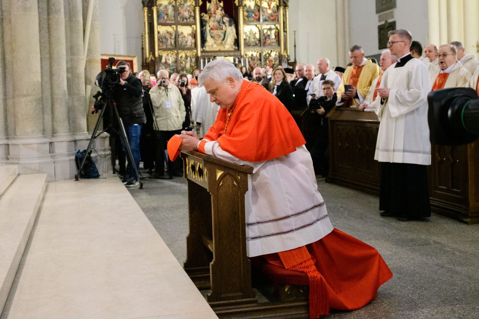 Ingres Kardynala Krajewskiego w lodzkiej katedrze fot Sebastian Szwajkowski 10