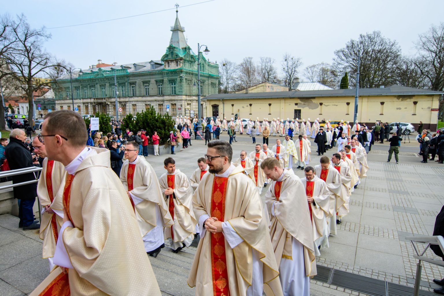 Ingres Kardynala Krajewskiego w lodzkiej katedrze fot Sebastian Szwajkowski 6