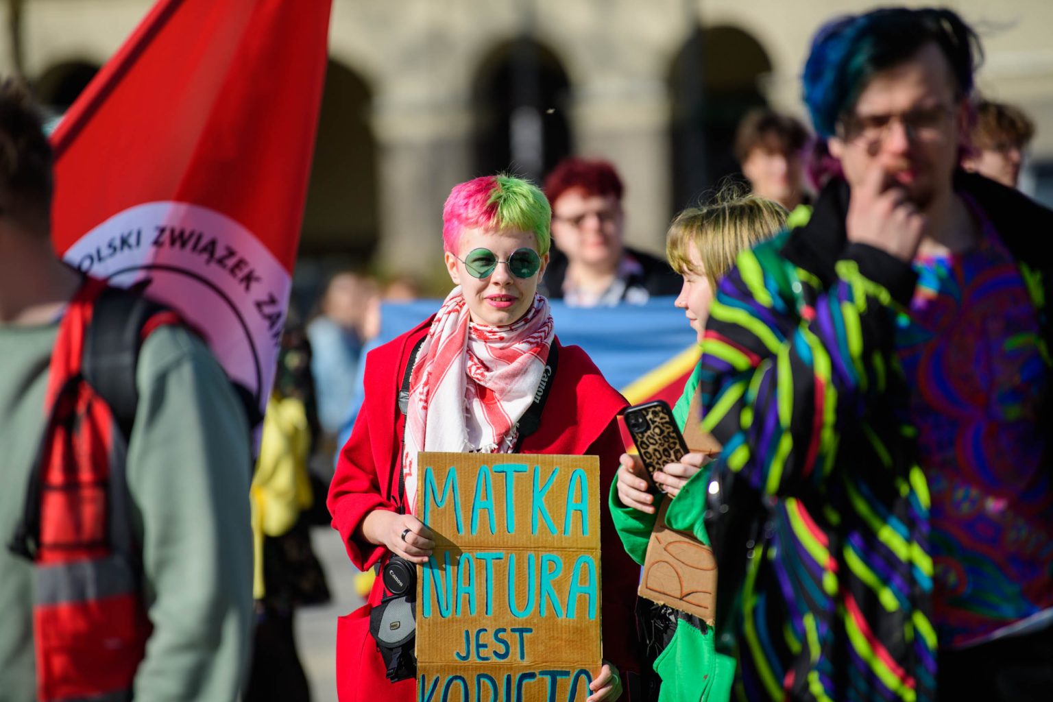 Kwiaty w Pięść manifestacja na Dzień Kobiet fot Sebastian Szwajkowski_11 Kwiaty w Piesc manifestacja na Dzien Kobiet fot Sebastian Szwajkowski 11