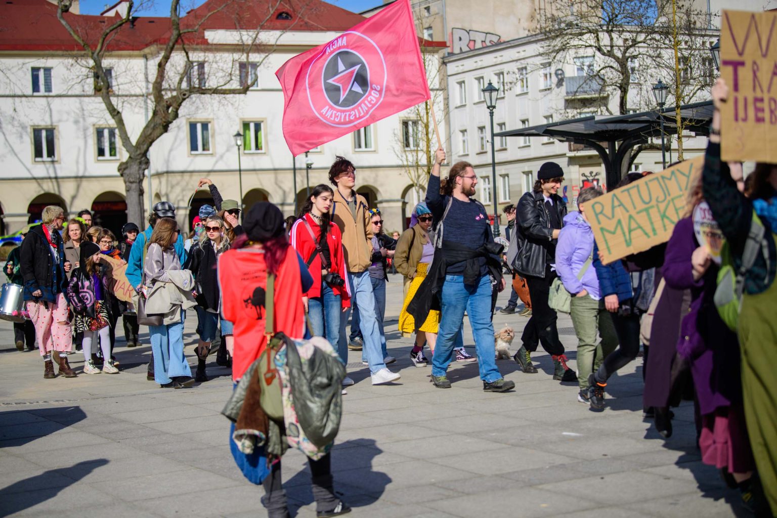 Kwiaty w Pięść manifestacja na Dzień Kobiet fot Sebastian Szwajkowski_15 Kwiaty w Piesc manifestacja na Dzien Kobiet fot Sebastian Szwajkowski 15