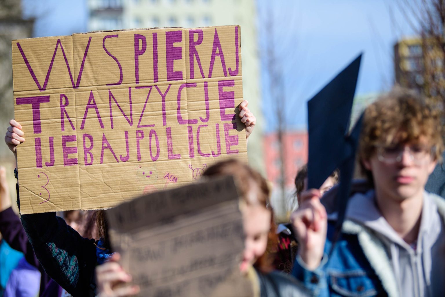 Kwiaty w Pięść manifestacja na Dzień Kobiet fot Sebastian Szwajkowski_17 Kwiaty w Piesc manifestacja na Dzien Kobiet fot Sebastian Szwajkowski 17