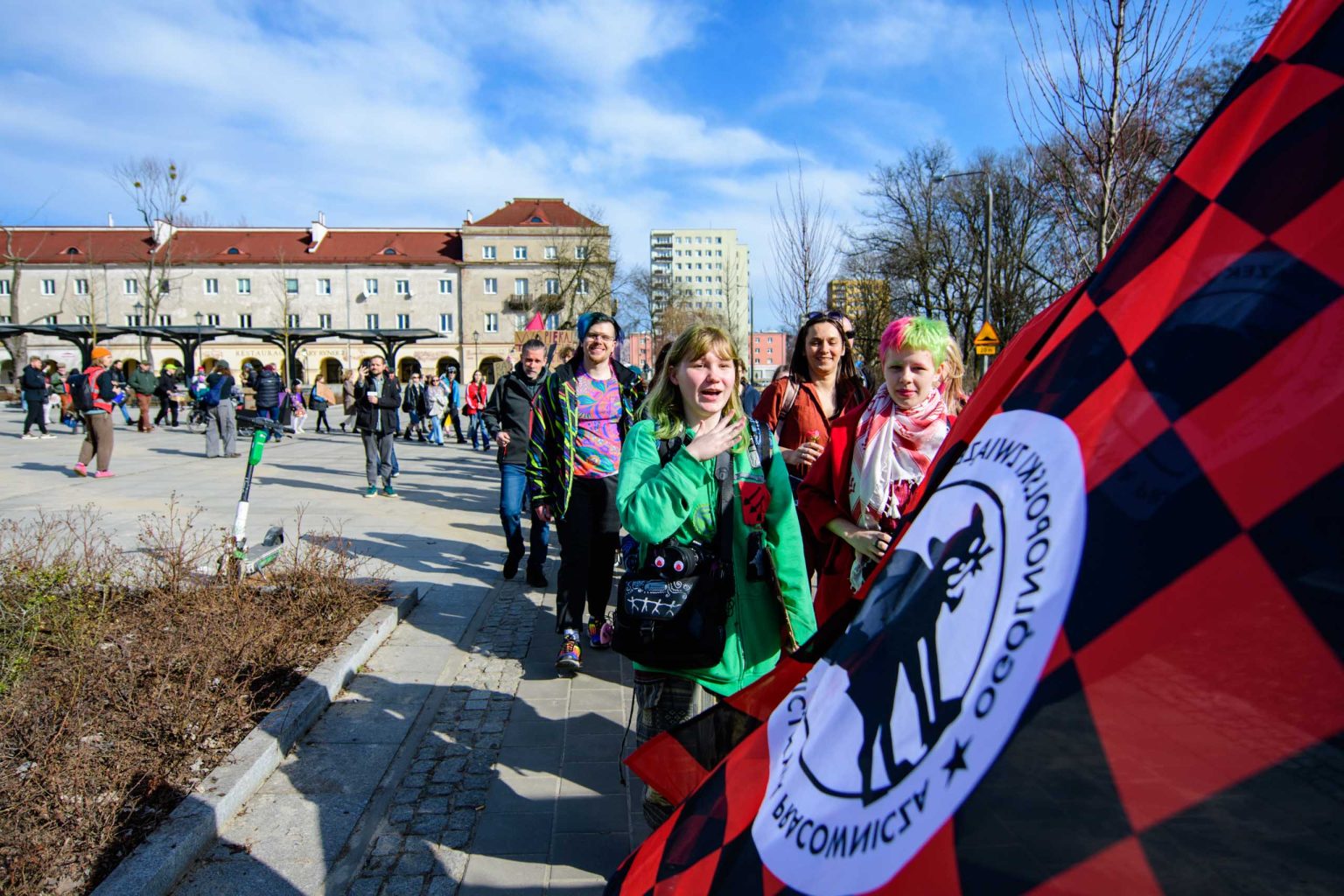 Kwiaty w Pięść manifestacja na Dzień Kobiet fot Sebastian Szwajkowski_7 Kwiaty w Piesc manifestacja na Dzien Kobiet fot Sebastian Szwajkowski 7