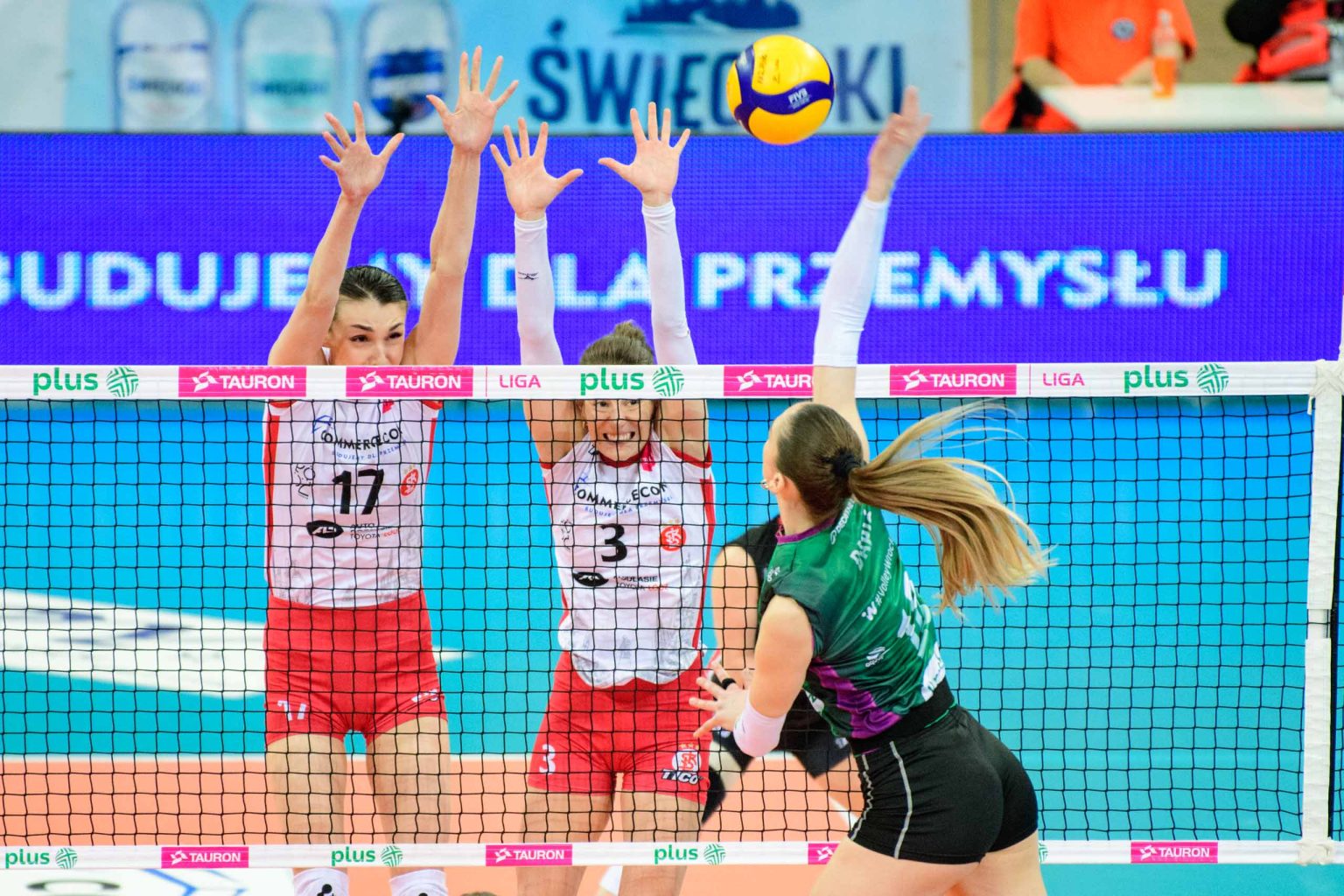 LKS Commercecon vs Volley Wroclaw fot Sebastian Szwajkowski 11