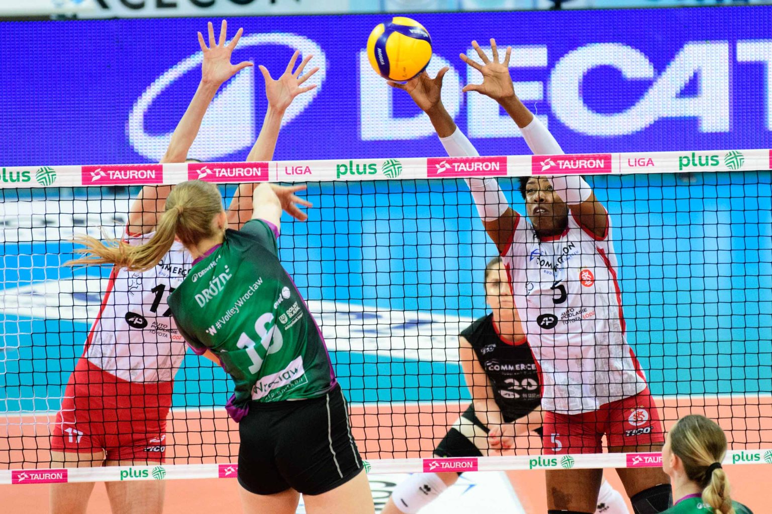 LKS Commercecon vs Volley Wroclaw fot Sebastian Szwajkowski 14