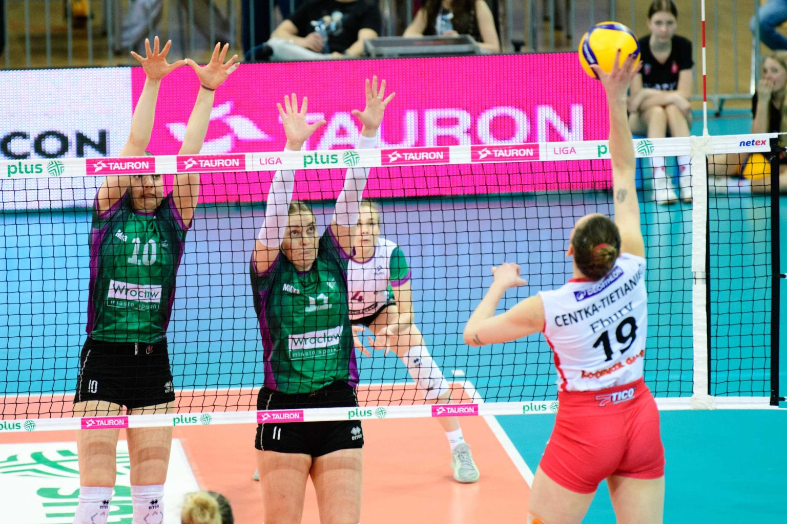 LKS Commercecon vs Volley Wroclaw fot Sebastian Szwajkowski 18