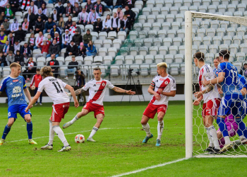 Łódzki Klub Sportowy wciąż nie potrafi wygrać u siebie. ŁKS Łódź - Ruch Chorzów 2:2 [ZDJĘCIA]