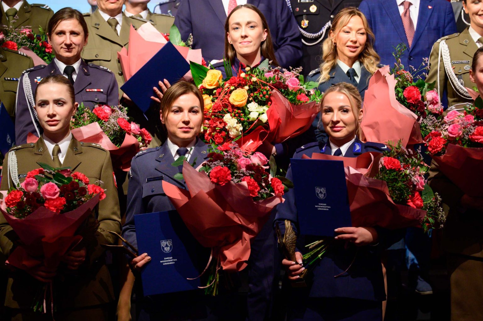 Mundurowy Dzien kobiet w Teatrze Jaracza w Lodzi fot Sebastian Szwajkowski 23