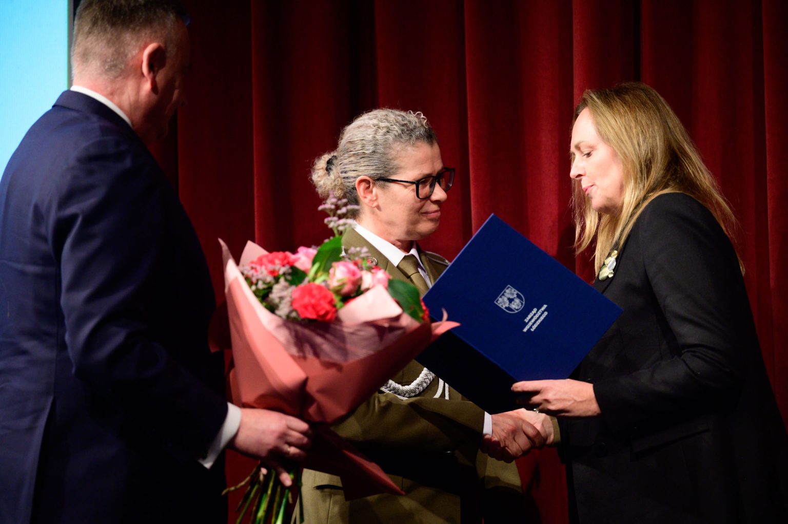 Mundurowy Dzien kobiet w Teatrze Jaracza w Lodzi fot Sebastian Szwajkowski 9