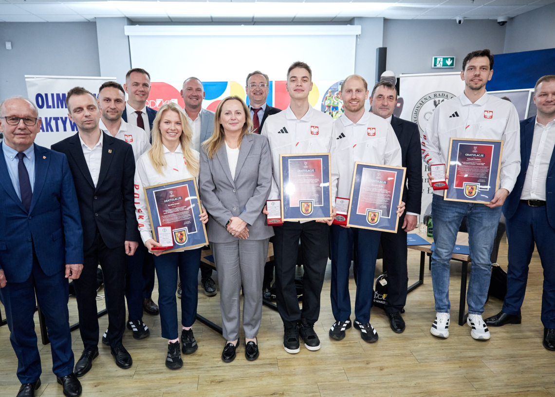 Olimpijczycy z Tomaszowa Mazowieckiego z nagrodami od województwa