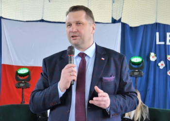 Przemysław Czarnek kandydatem PiS-u na premiera. "Grabił samorządy"