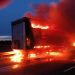 Pożar na autostradzie A2. Spłonęła naczepa z belami papieru