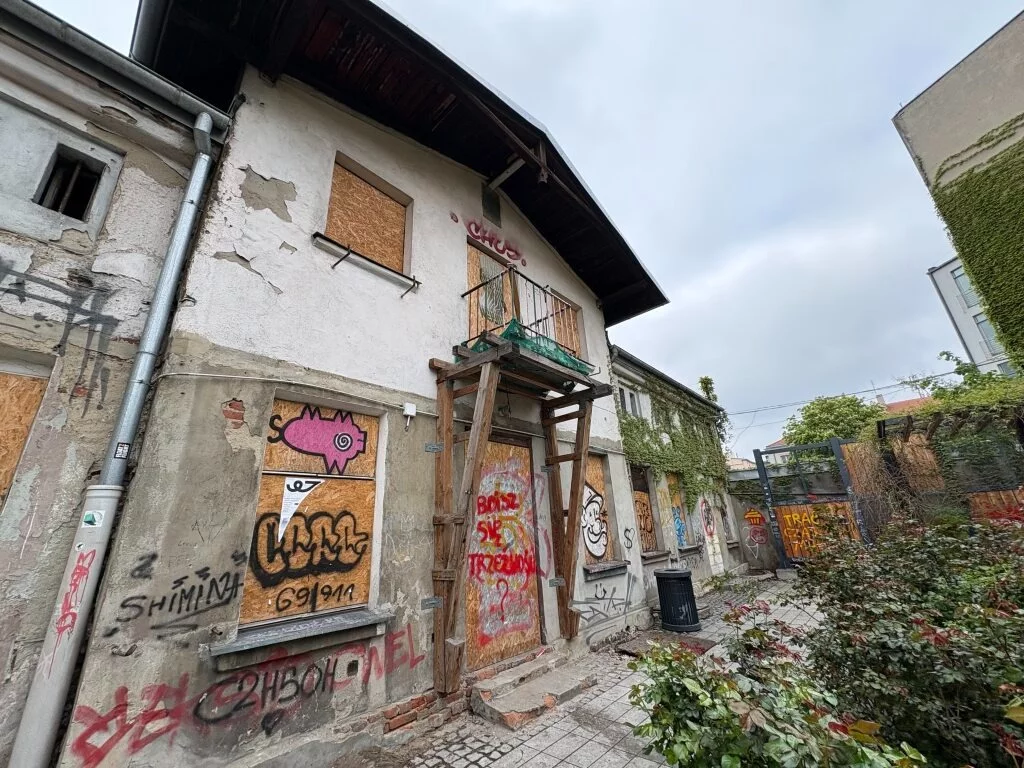 Które miejsce w Łodzi jest najbardziej zaśmiecone? Rusza kolejna edycja plebiscytu "Brudna Miotła" 1 Które miejsce w Łodzi jest najbardziej zaśmiecone? Rusza kolejna edycja plebiscytu "Brudna Miotła"