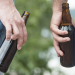 Sieradzanie skarżą się na picie alkoholu i zaczepianie przechodniów 7 Sieradz: coraz więcej osób w kryzysie bezdomności i nadużywających alkoholu w przestrzeni publicznej. "Mamy ograniczone możliwości"