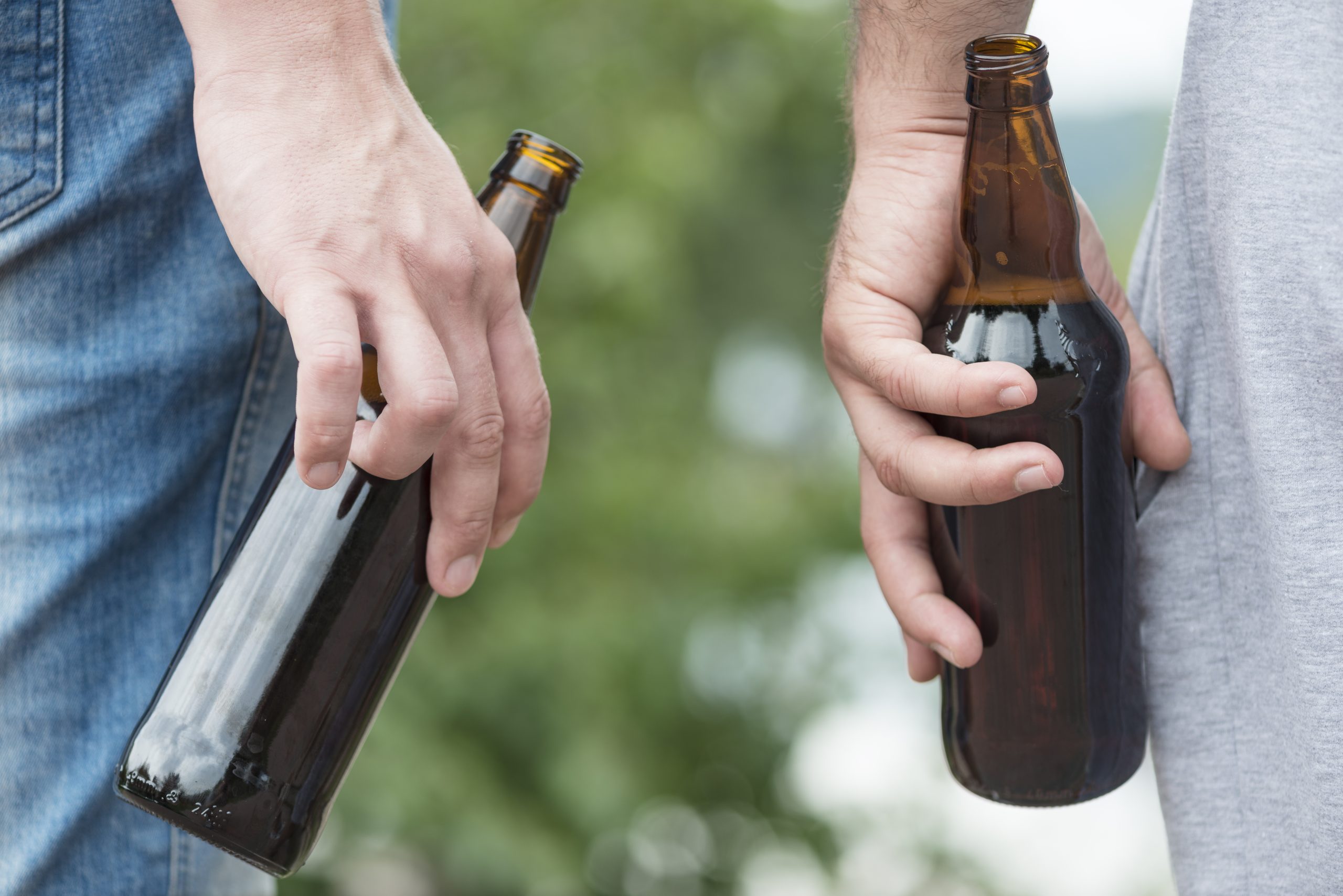 Sieradz: coraz więcej osób w kryzysie bezdomności i nadużywających alkoholu w przestrzeni publicznej. "Mamy ograniczone możliwości"