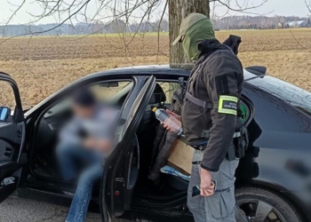 Przewoził 434 litry nielegalnego alkoholu. KAS zatrzymała 69-latka