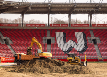 Koparki wjechały na stadion Widzewa. Rozpoczęła się wymiana murawy
