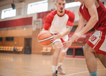 Podstawowe zasady koszykówki, które każdy kibic powinien znać