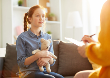Dzieci z Łódzkiego stracą wsparcie psychologiczne z dnia na dzień? Fundacje alarmują 5 Dzieci z Łódzkiego stracą wsparcie psychologiczne z dnia na dzień? Fundacje alarmują