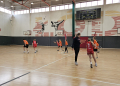 Uczniowie sprawdzili formę koszykarek Widzewa. Wyjątkowy mecz w Hali Parkowa