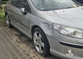 Dziesiątki wraków na Widzewie. Mieszkańcy biorą sprawy w swoje ręce
