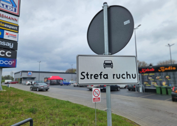 Na jednym z brzezińskich parkingów regularnie spotykają się drifterzy. Interweniowała policja