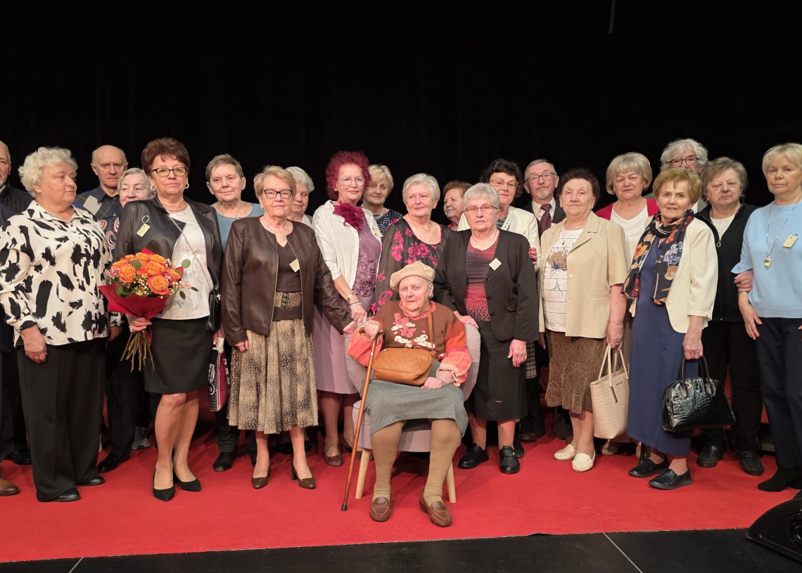 Maturalny jubileusz w Sulejowie. 60 lat temu przystąpili do egzaminu dojrzałości [ZDJĘCIA]