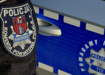 Przed policją ukrywał się w... budzie. W Radomsku zatrzymano agresywnego 49-latka