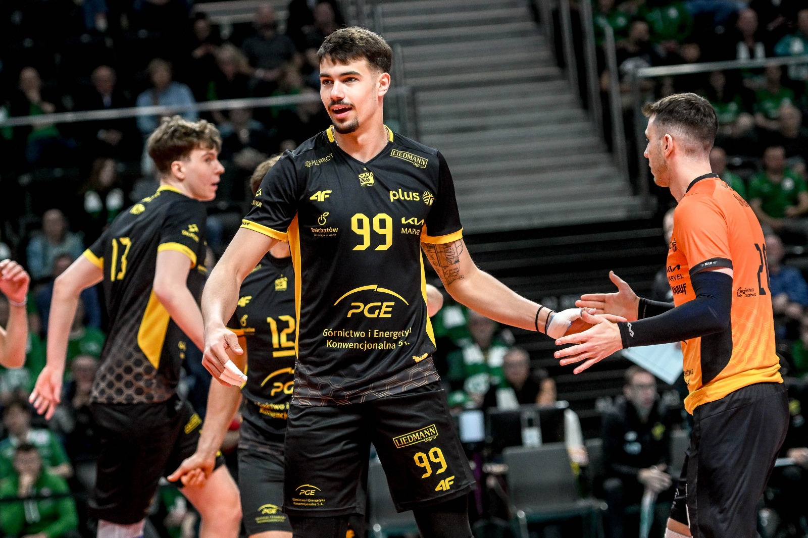 Pięciosetowa batalia na początek rywalizacji o europejskie puchary. Skra przegrała 2:3 w Olsztynie