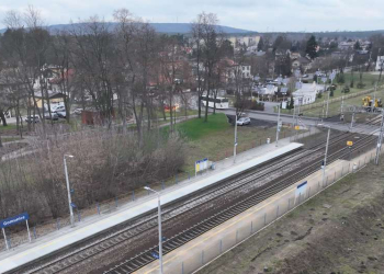 Nowy parking PKP w Gomunicach. "Mieszkańcy zyskają wygodniejszy dostęp do kolei"