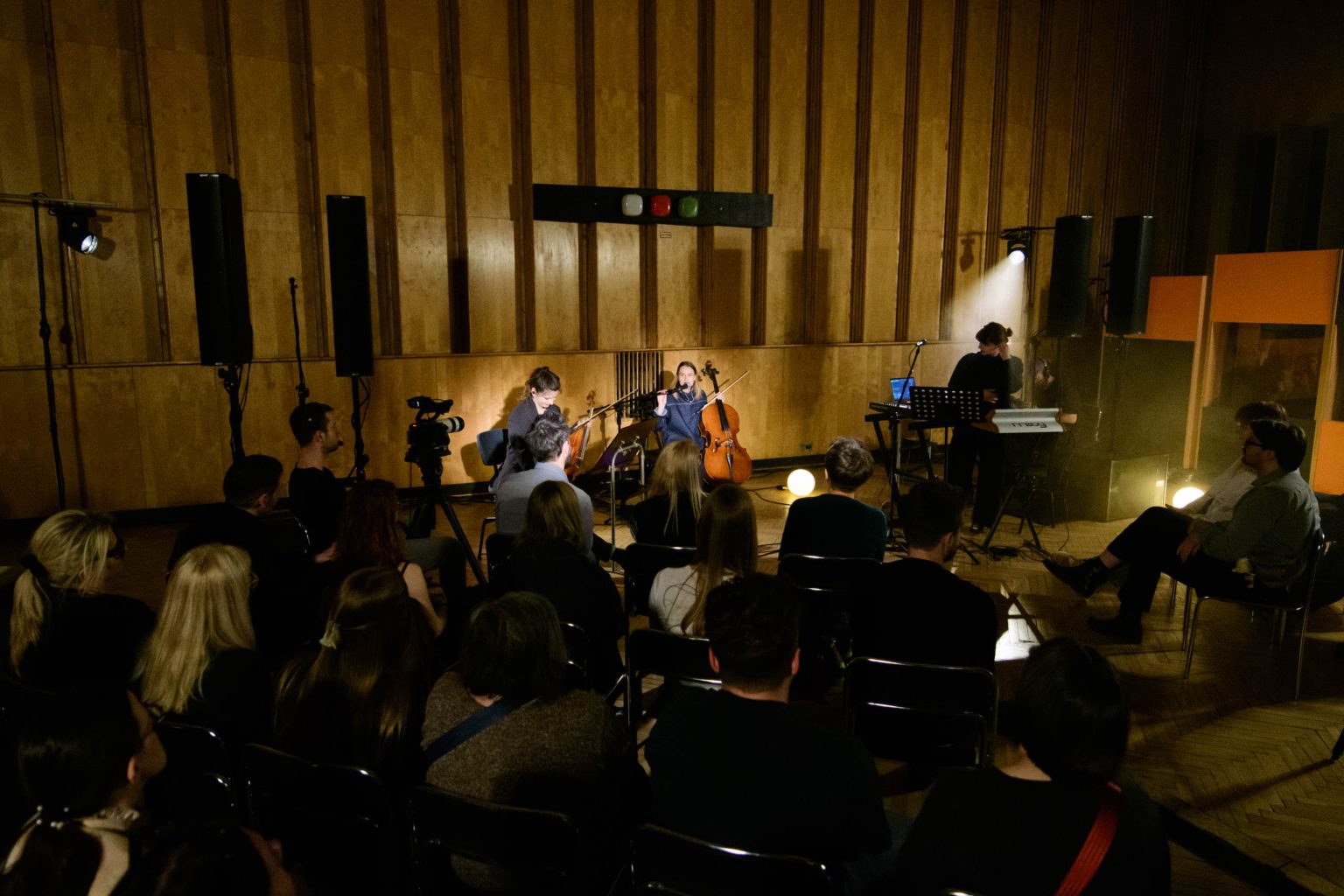 Koncert Doobrawy Czocher w Studiu Debicha fot Sebastian Szwajkowski (7) Koncert Doobrawy Czocher w Studiu Debicha fot Sebastian Szwajkowski 7
