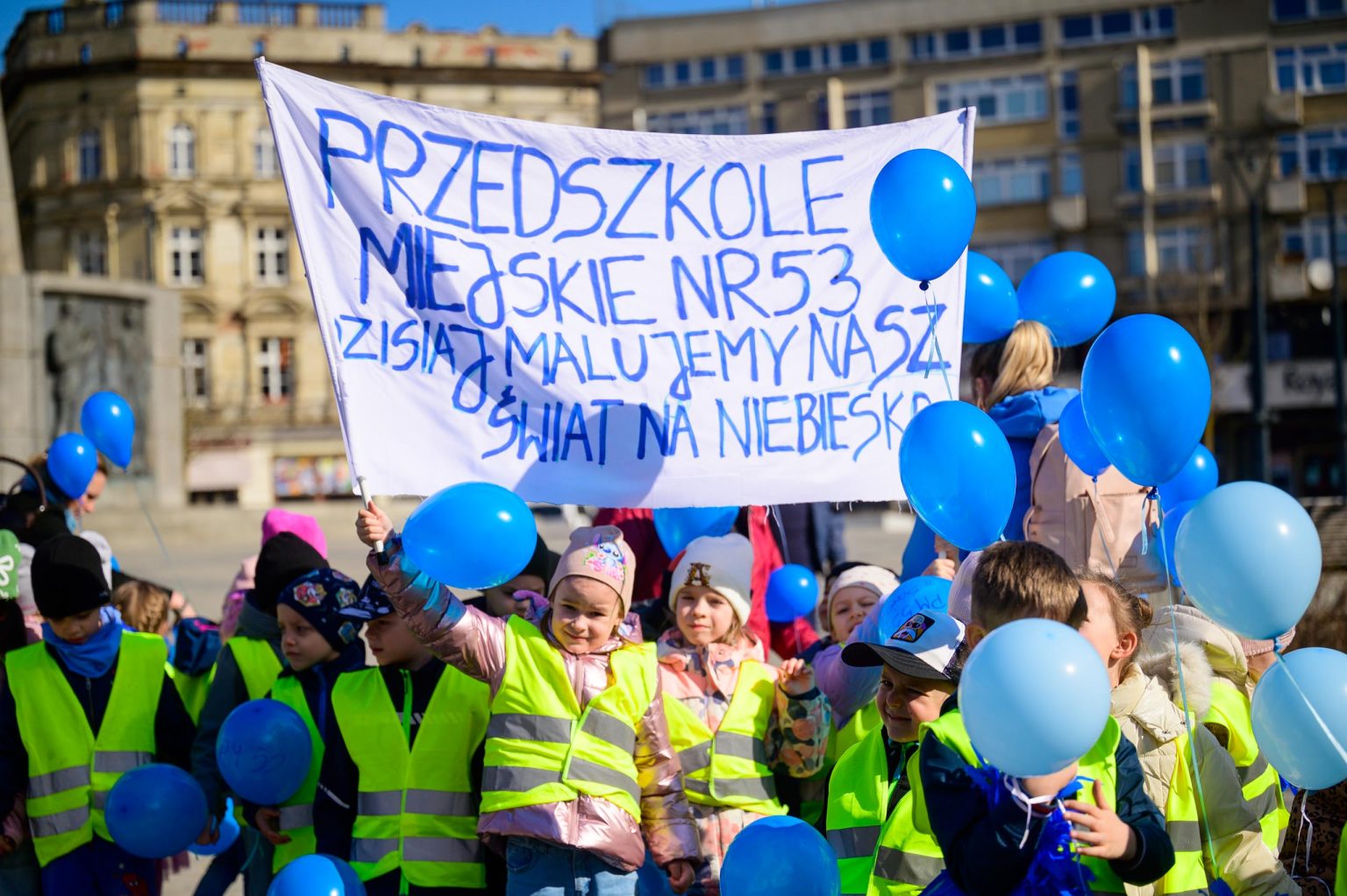 Niebieski Marsz z okazji Dnia Świadomości Autyzmu fot Sebastian Szwajkowski_12 Niebieski Marsz z okazji Dnia Swiadomosci Autyzmu fot Sebastian Szwajkowski 12