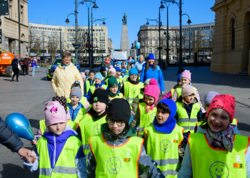 Niemal 900 przedszkolaków maszerowało przez centrum Łodzi, fot. S. Szwajkowski