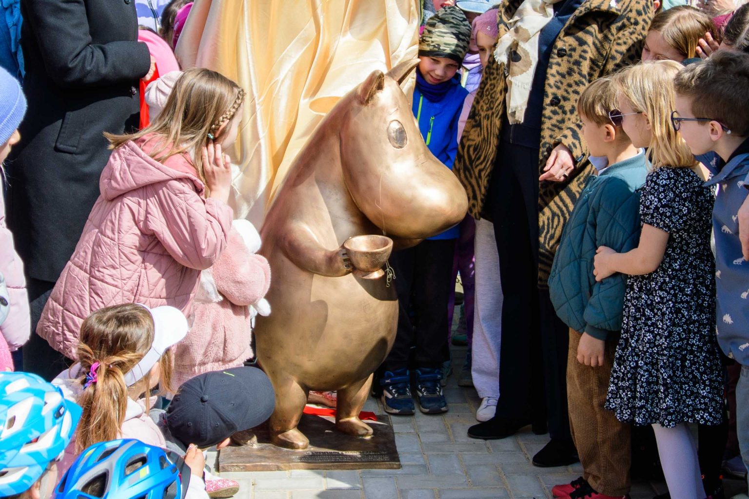Odsloniecie Pomnika Muminka fot Sebastian Szwajkowski 16