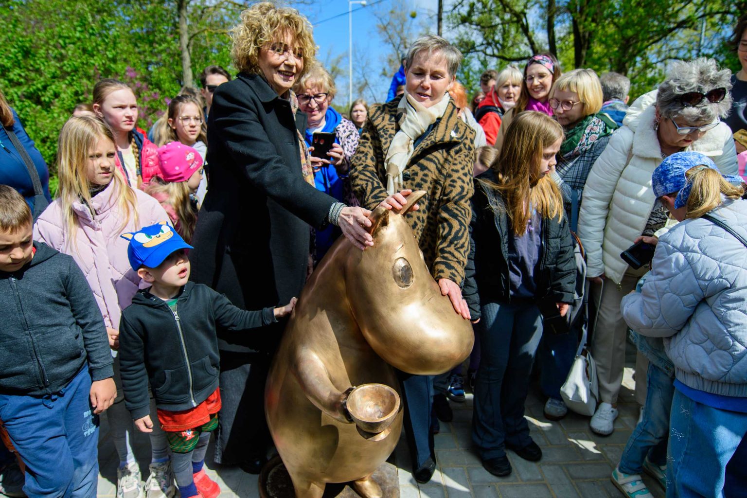 Odsloniecie Pomnika Muminka fot Sebastian Szwajkowski 7