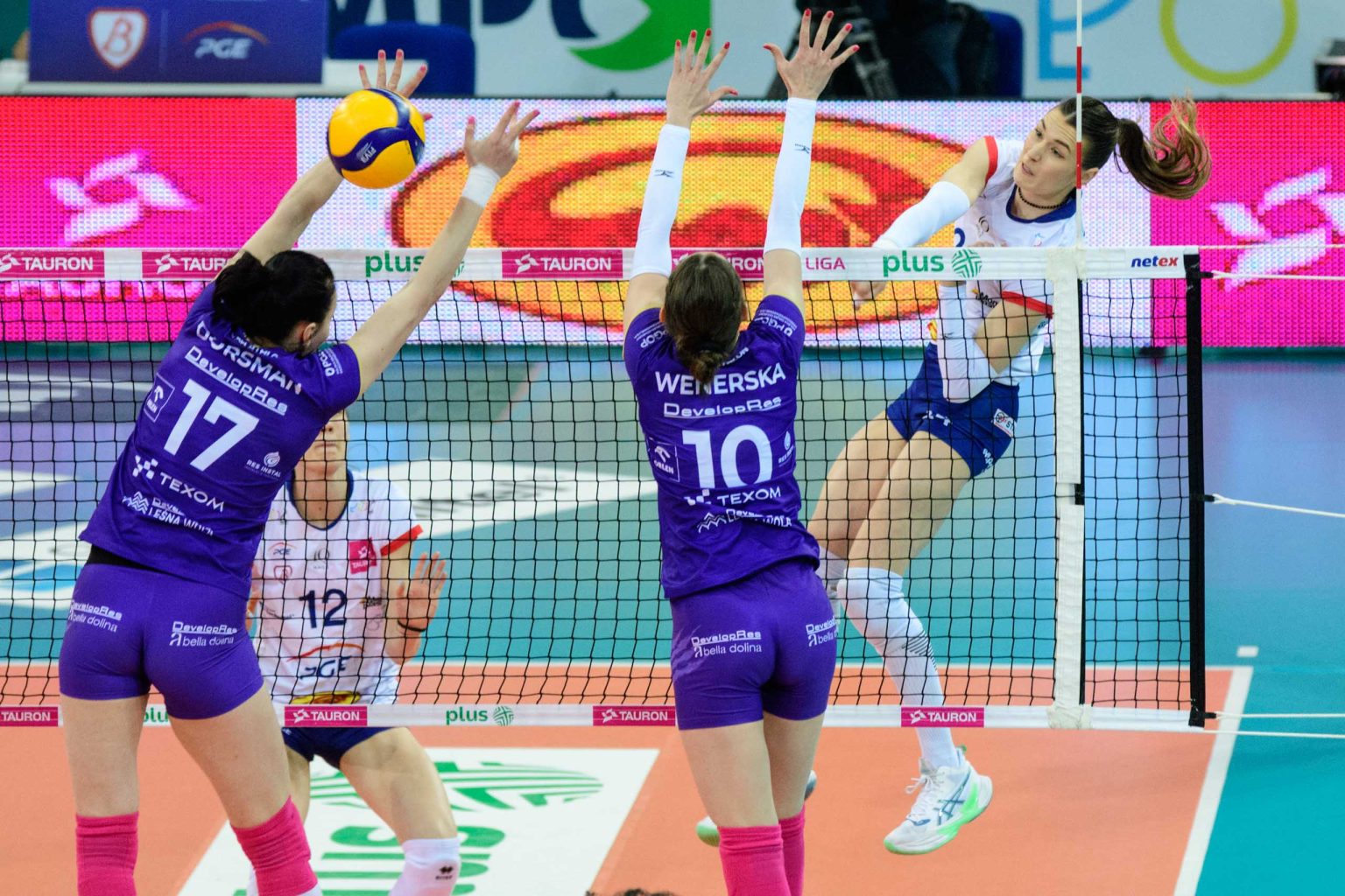 PGE Budowlani vs Developres Rzeszow fot Sebastian Szwajkowski 12