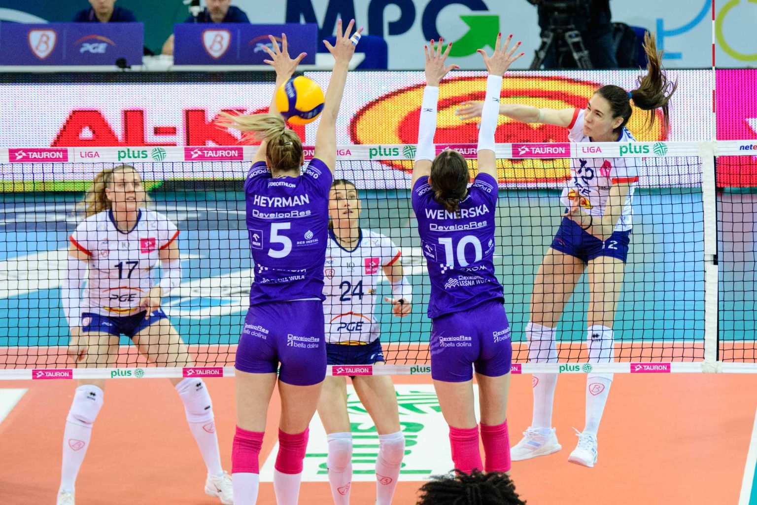 PGE Budowlani vs Developres Rzeszow fot Sebastian Szwajkowski 6