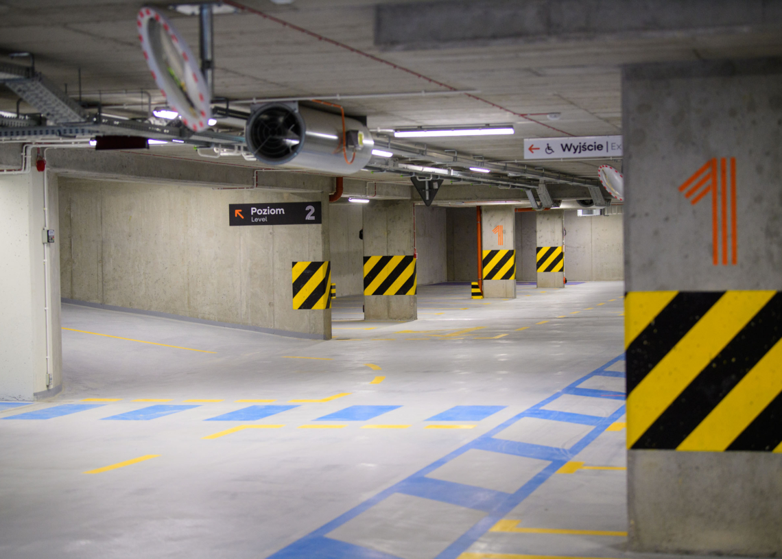 Parkingi wielopoziomowe w Lodzi fot Sebastian Szwajkowski 18
