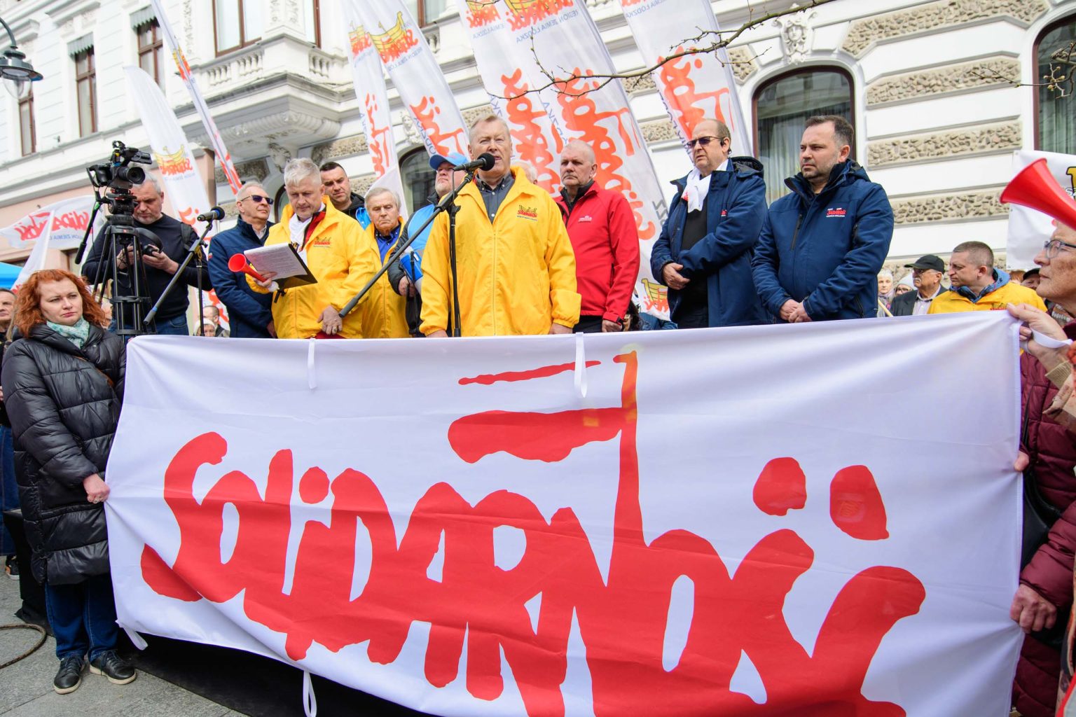 Protest Solidarności przed Urzędem Wojewódzkim fot Sebastian Szwajkowski_4 Protest Solidarnosci przed Urzedem Wojewodzkim fot Sebastian Szwajkowski 4