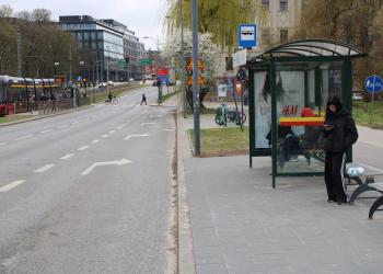 Przebudowa przystanków i chodników w okolicach Manufaktury. Powstanie nowy ciąg rowerowo-pieszy