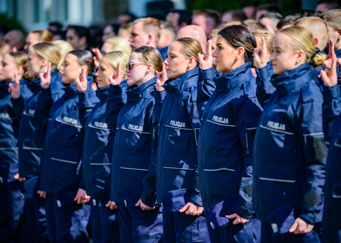 Ponad 120 policjantów zasiliło łódzki garnizon