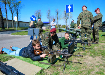 Wojskowe Targi Służby i Pracy w Sieradzu. Czołg Abrams, pokazy sprzętu i szkolenia z żołnierzami [ZDJĘCIA]