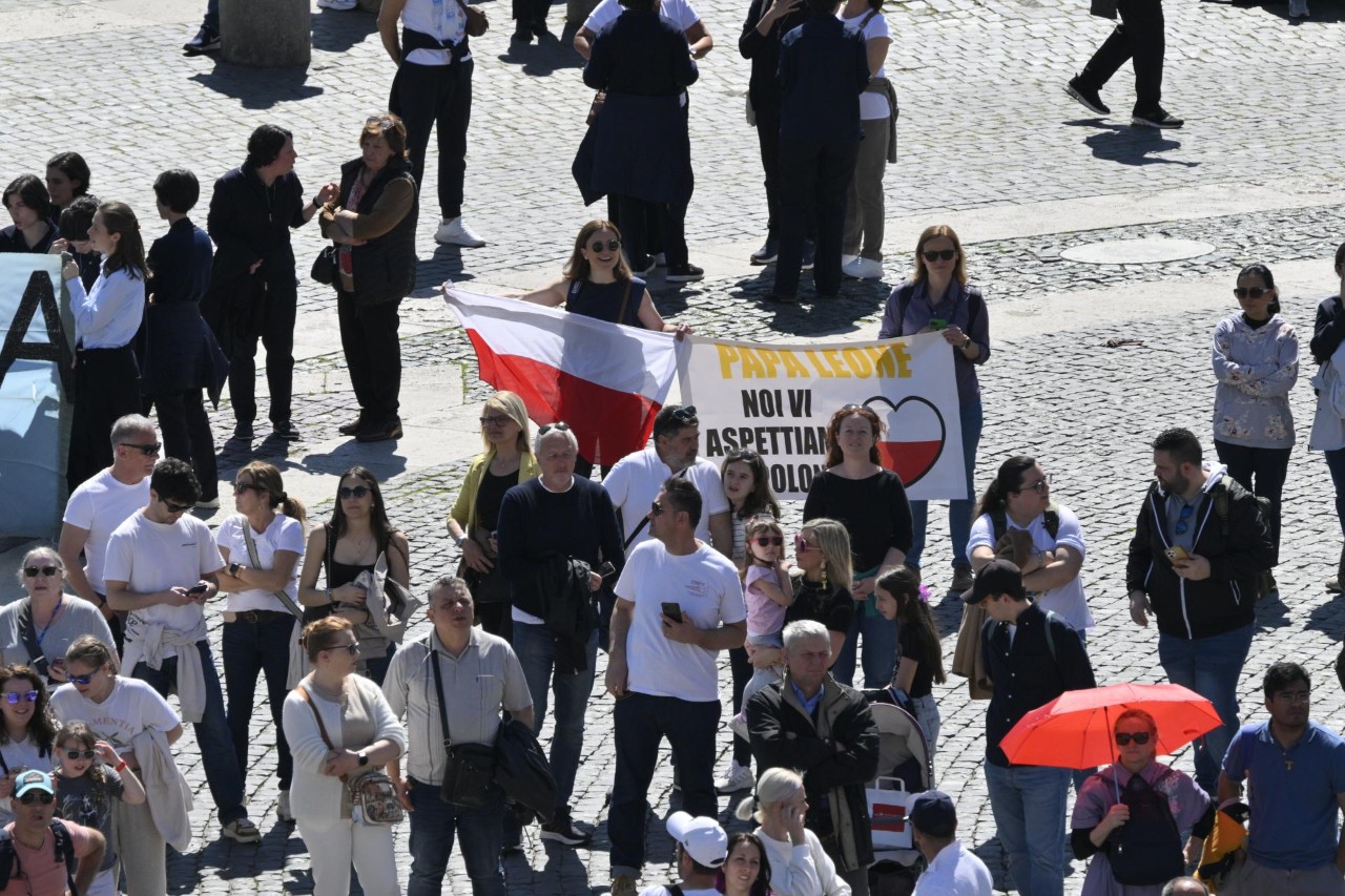 Leon XIV: trwajmy w błaganiu o dar pokoju dla całego świata