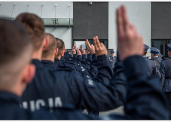 Policja w Pabianicach poszukuje funkcjonariuszy. „Doborowe czwartki” szansą dla kandydatów