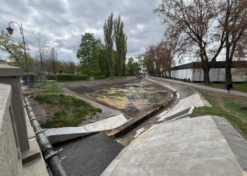 Zgierz walczy z suszą. Zbiornik retencyjny w parku miejskim prawie gotowy