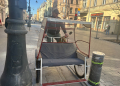 Słupki na Piotrkowskiej to problem dla... rikszarzy. Ich pojazdy się nie mieszczą 2 Słupki na Piotrkowskiej to problem dla... rikszarzy. Ich pojazdy się nie mieszczą, fot. K. Józefowicz