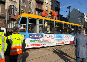 Wykolejenie tramwaju na alei Kościuszki. Dwie osoby ranne [ZDJĘCIA]