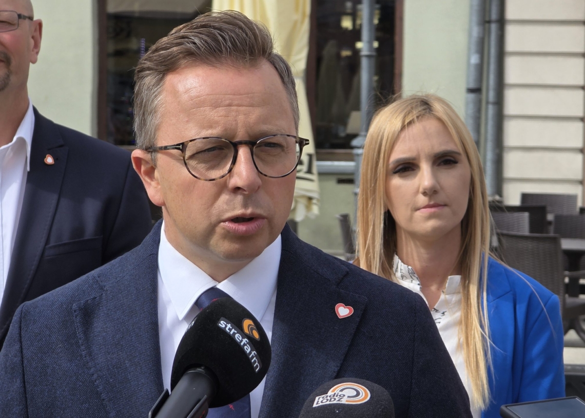 Dariusz Joński w Piotrkowie: 123 mld euro dla Polski, atom w Bełchatowie i szybka kolej wśród priorytetów 1 Dariusz Joński w Piotrkowie Trybunalskim: 123 mld euro dla Polski, atom w Bełchatowie i szybka kolej wśród priorytetów