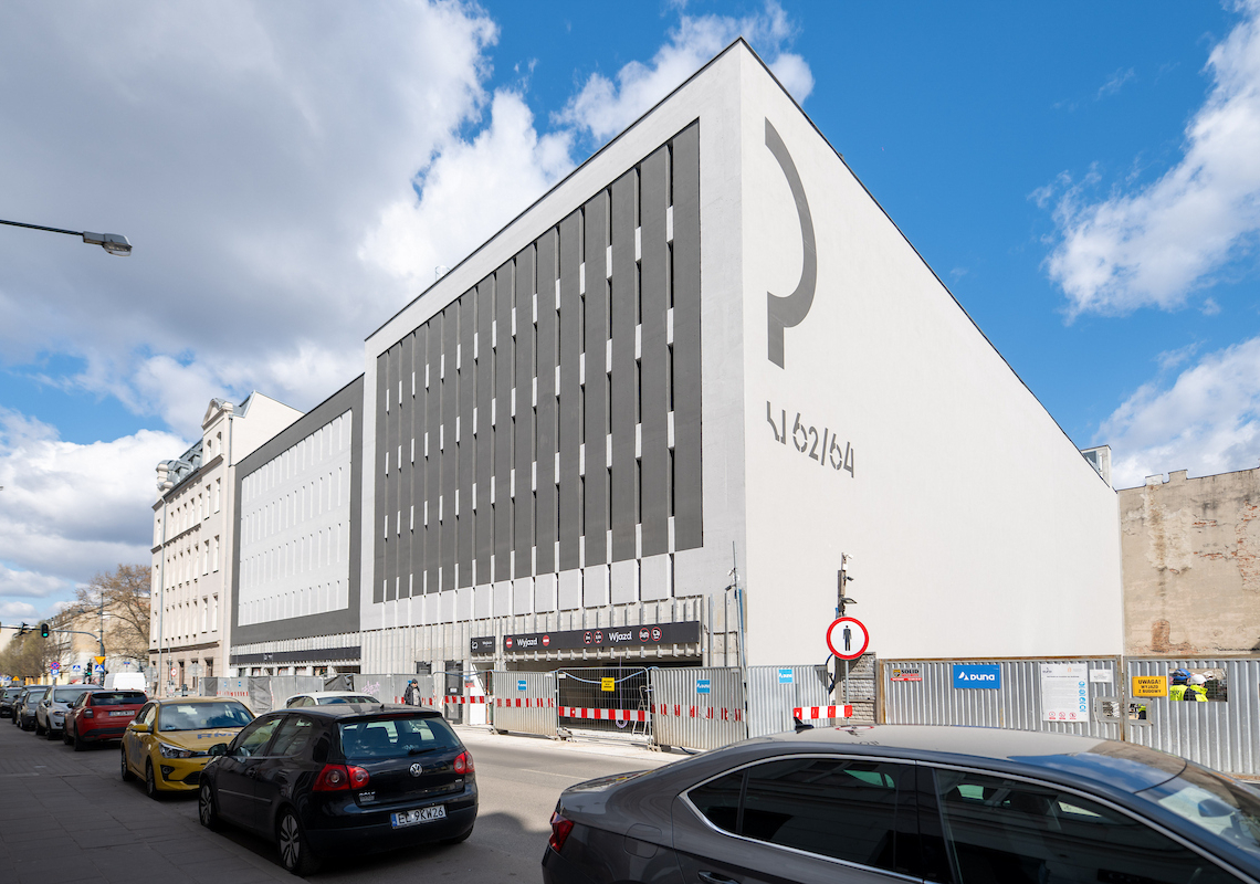 Otwiera się pierwszy parking wielopoziomowy w Łodzi. Za darmo, ale jest jeden haczyk 1 Otwiera się pierwszy parking wielopoziomowy w Łodzi. Za darmo, ale jest jeden haczyk