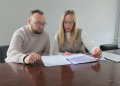 "Koci problem" w jednym z piotrkowskich bloków. Mieszkańcy skarżą się na nieprzyjemny zapach